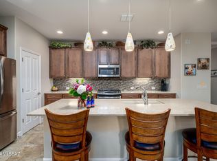 1813 E Barn Swallow Ln, Green Valley, AZ 85614