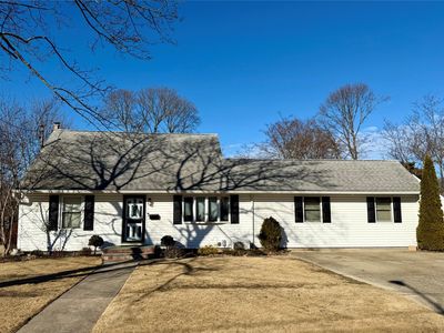 83 Heathcote Road, Lindenhurst, NY, 11757