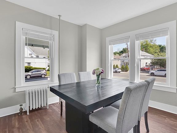 4th image of 7 Maple St