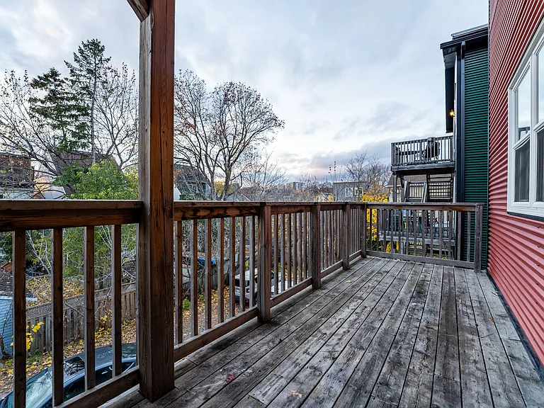 570 Chapel St — Photo 18