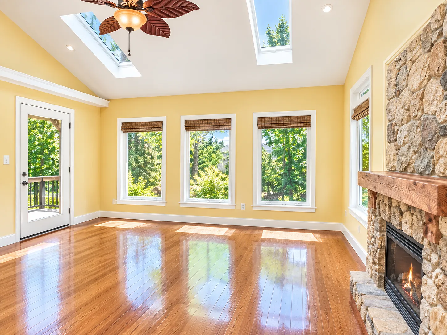 5 bed, 2517 sqft, $6,300 — Photo 4