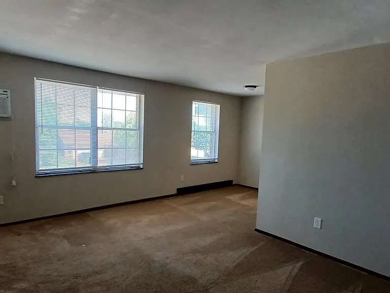 Sanlor Apartments — Photo 6