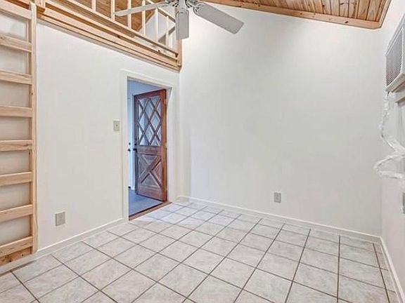 5th image of 5105 Avenue S #B