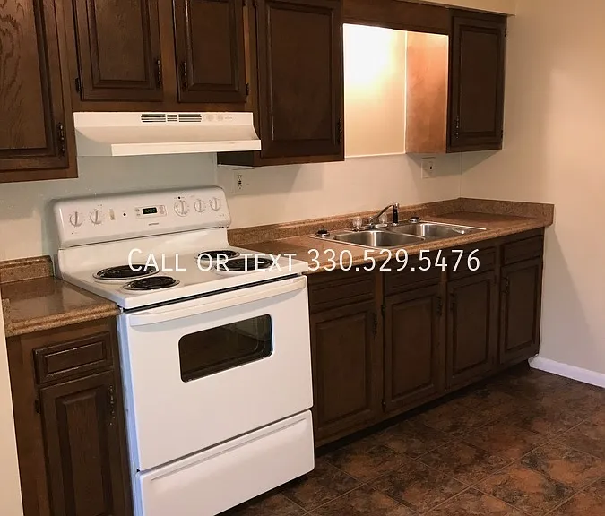 591 E Buchtel Ave — Photo 16