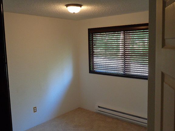4th image of 8145 NE Beachwood Ave