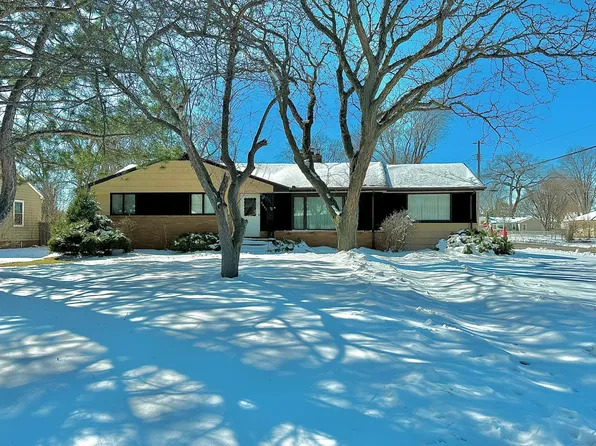 5657 Perry Ave N, Crystal, MN 55429