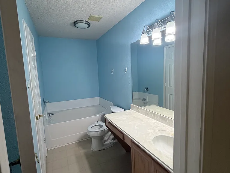 2521 Ensenada Ln — Photo 17