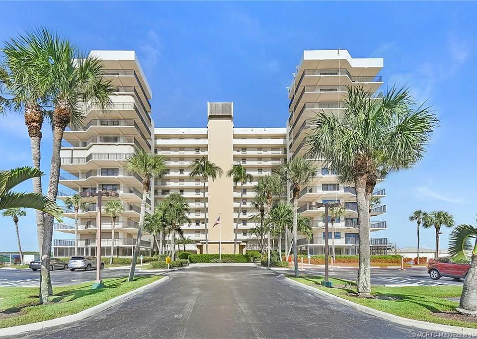10044 S Ocean Dr #401