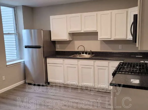 118 W 8th Ave APT 2A, Homestead, PA 15120