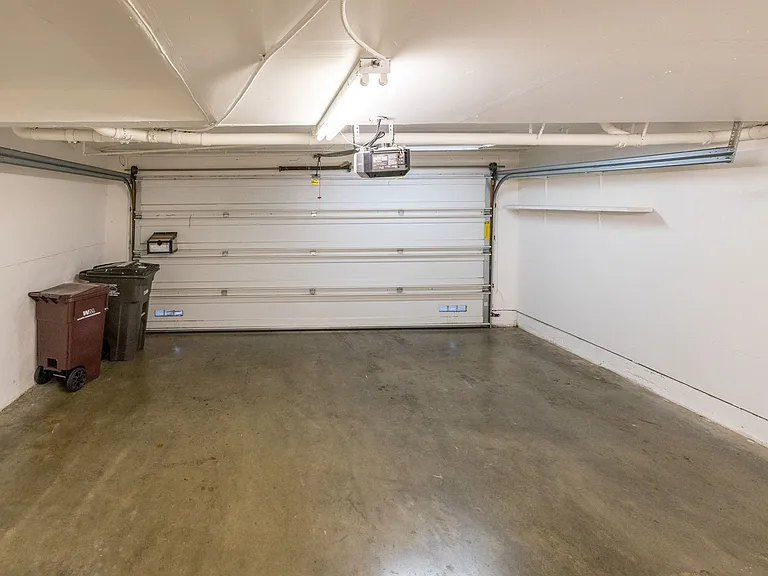 996 Silverado Ct — Photo 21
