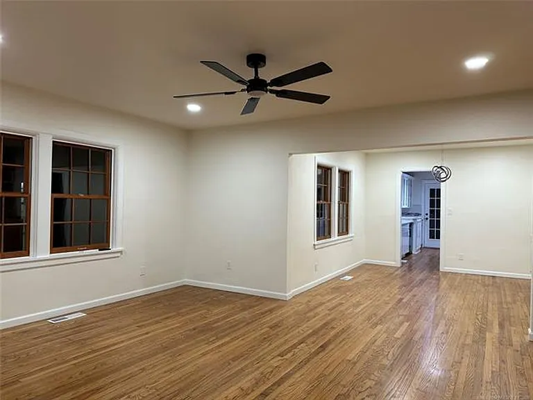 1235 S Gary Pl — Photo 32