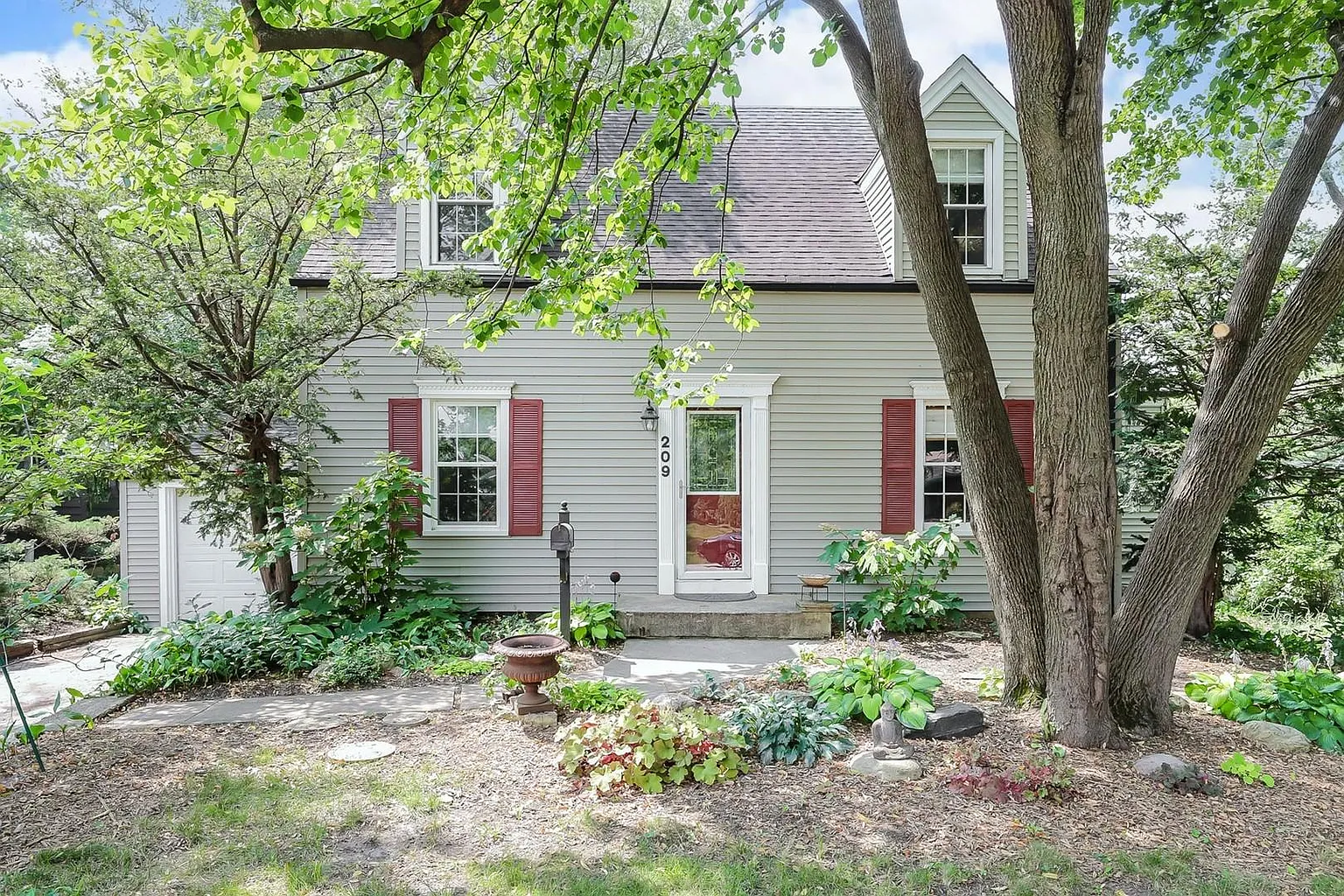 209 W Sunset Ave photo 1