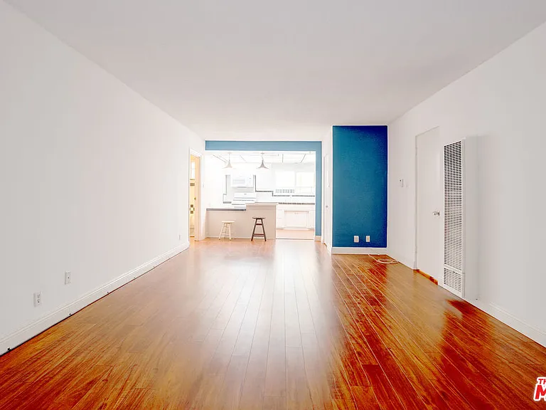 446 S Saint Andrews Pl #3 — Photo 2