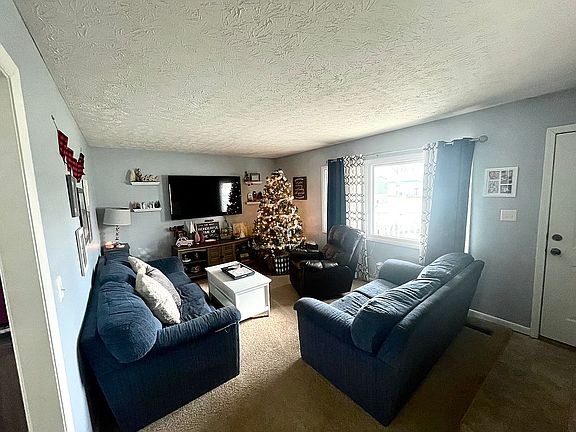 3rd image of 458 N Crescent Dr