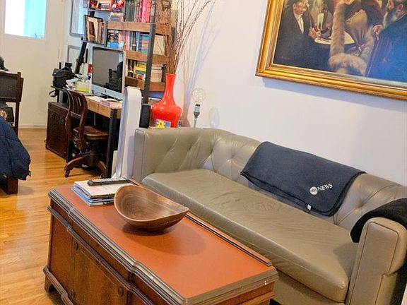 4th image of 309 W 72nd St APT 1C