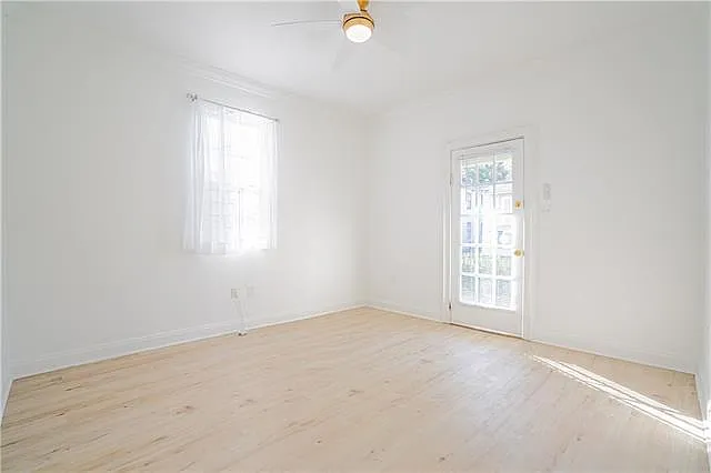 5531 Willow St — Photo 2