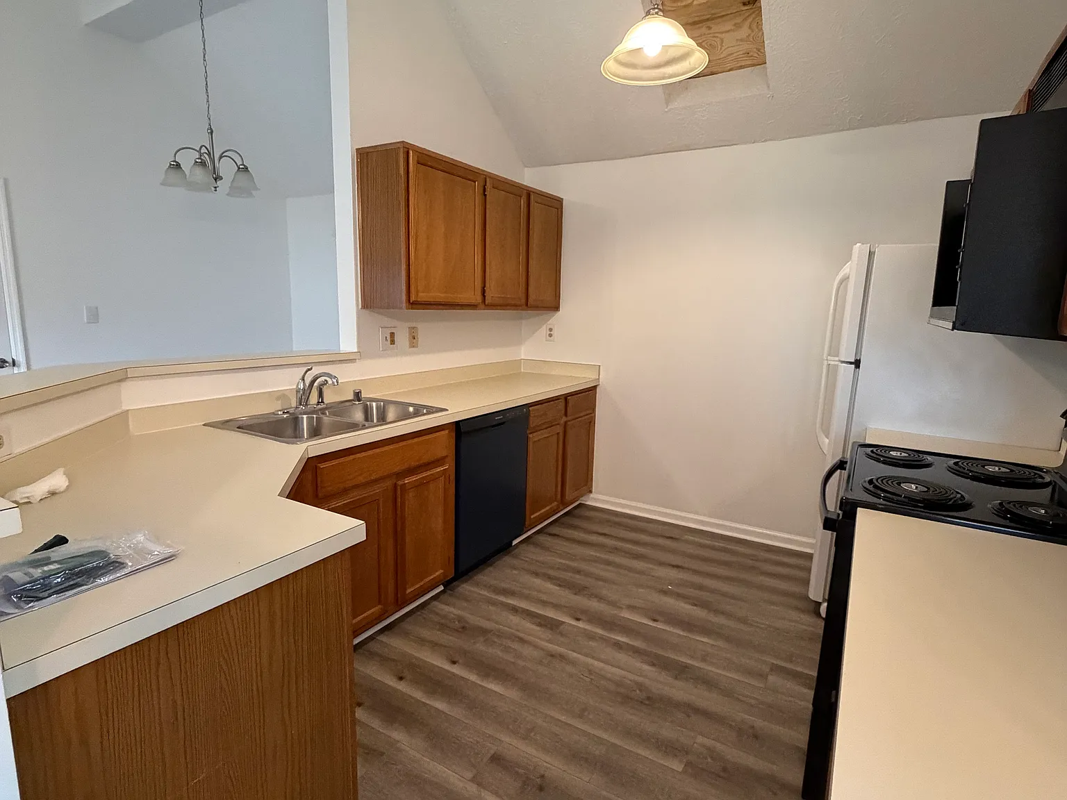 2 bed, 1250 sqft, $1,800 — Photo 4