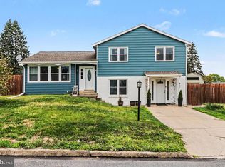 907 Oak Ln, Lebanon, PA 17046