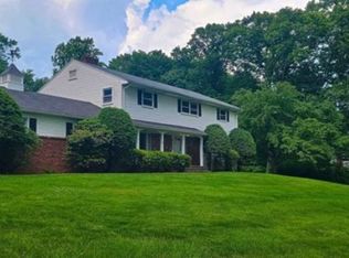1243 Johnston Dr, Watchung, NJ 07069