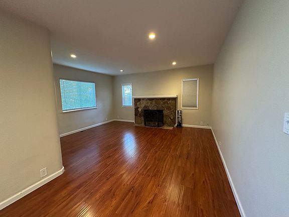 4th image of 550 Mariposa Ave APT 7