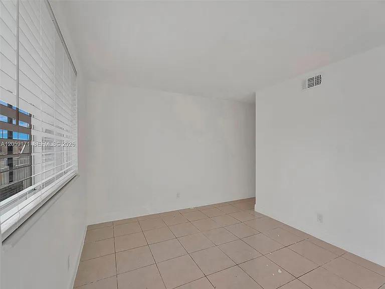 14190 W Dixie Hwy #1 — Photo 17