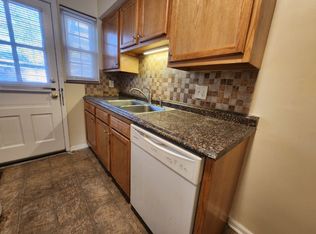 2872 Sherwood Rd #B, Columbus, OH 43209