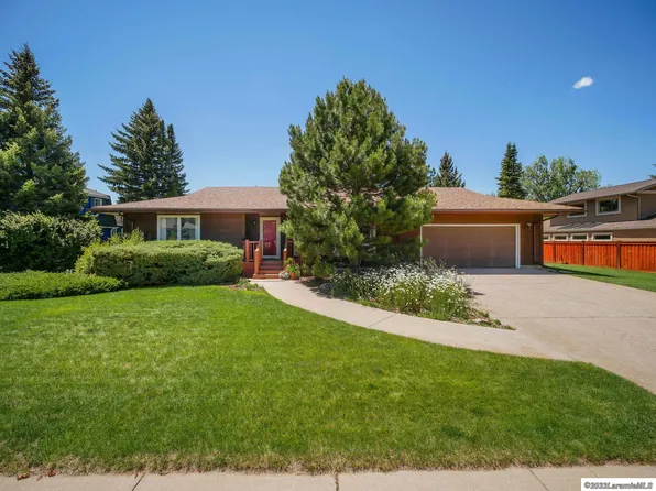 1076 Duna Dr, Laramie, WY 82072