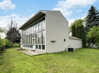 707 Givens Ln, Minneapolis, MN 55411