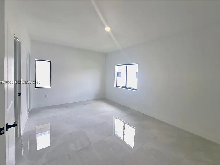 1373 NW 1st St — Photo 12