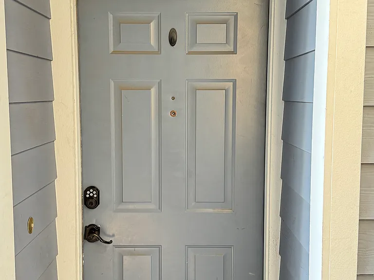 111 S Lakeview Ave #E — Photo 3