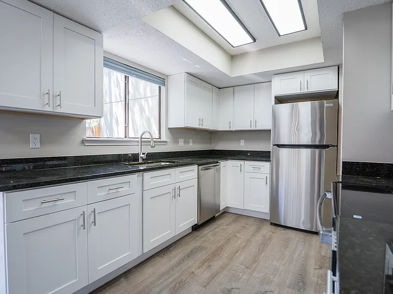 9914 Ardash Ln — Photo 10