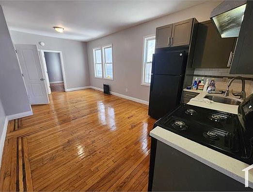 1st image of 3149 Seymour Ave APT 1