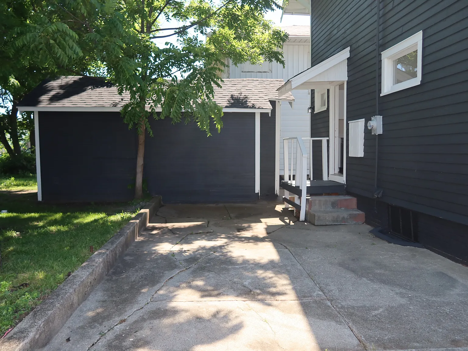 460 Violet Ct — Photo 4