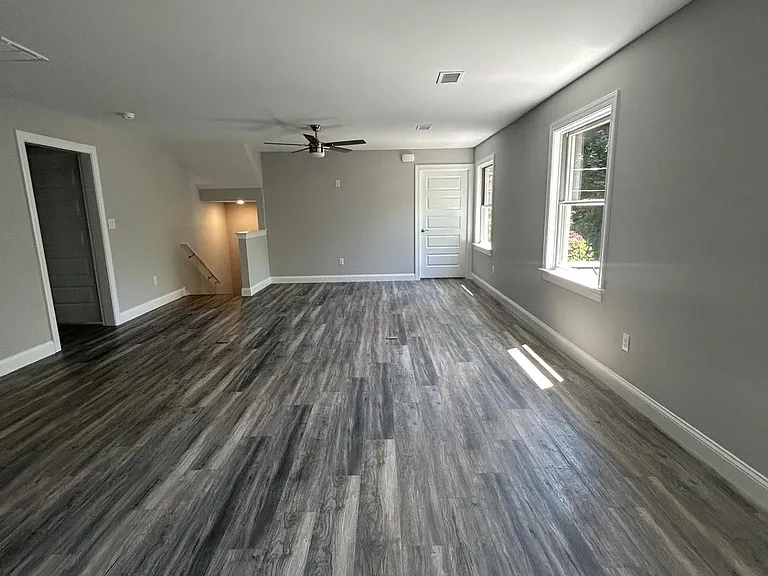 135 W Maple Ave #2 — Photo 6