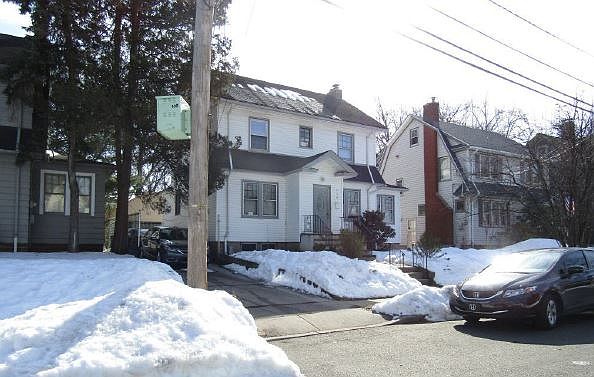 2nd image of 130 Lincoln Ave