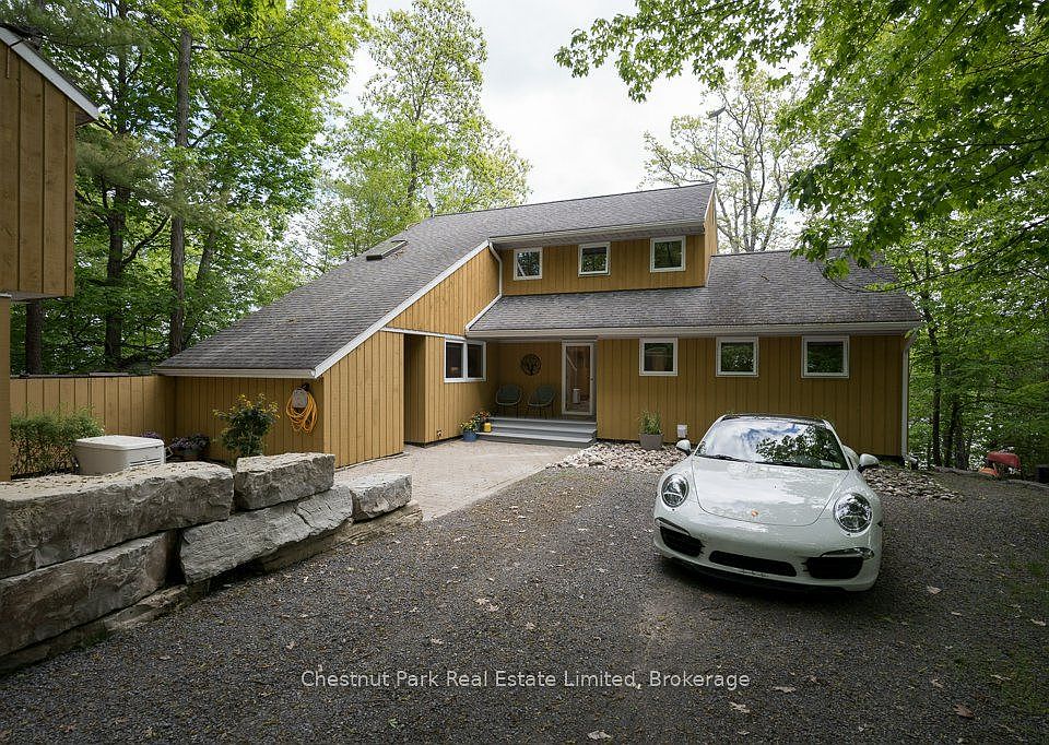 1st image of 347 Prinyers Cove Cres