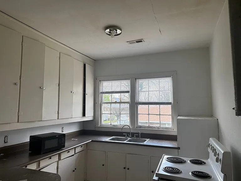 213 Wilson St NE — Photo 7