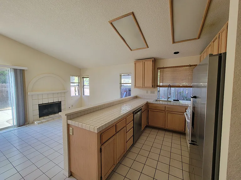 8040 Los Sabalos St — Photo 7