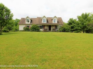 9244 S Clinton Trl, Eaton Rapids, MI 48827