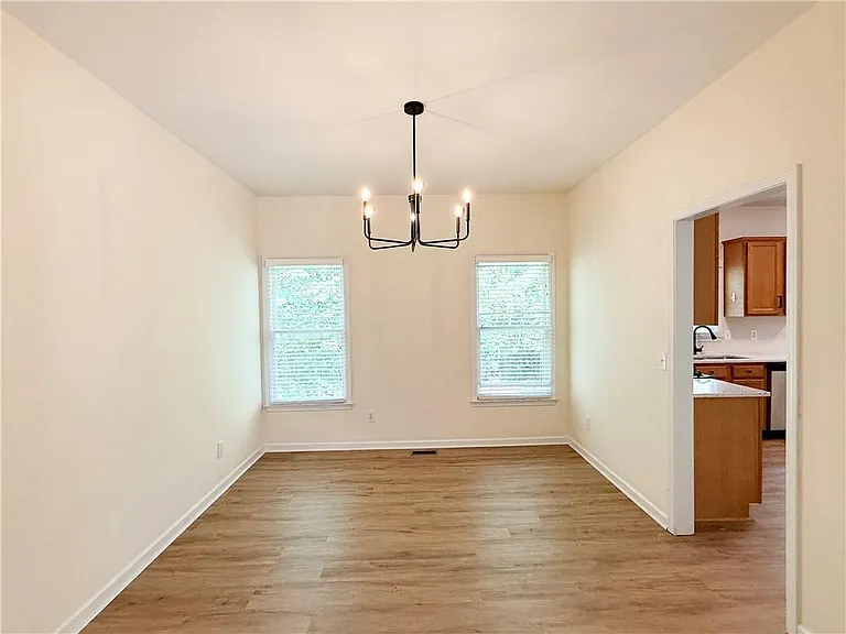 350 Laurel Glen Xing — Photo 4