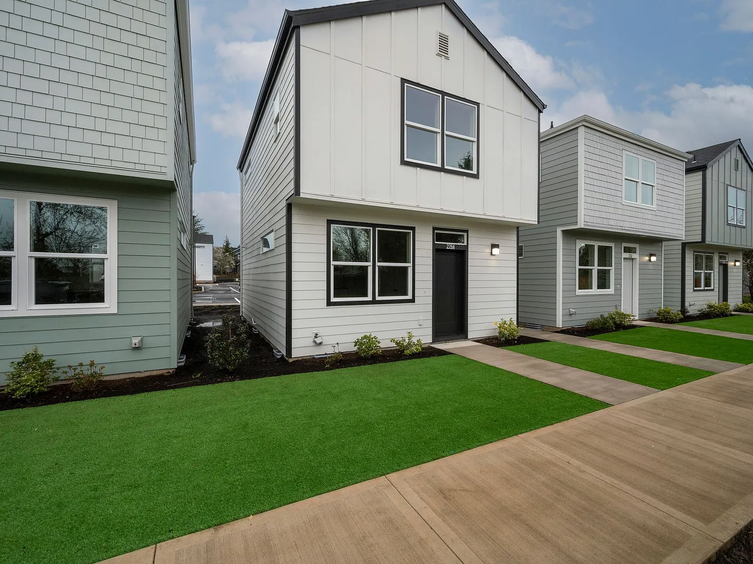 Brand New Newberg Homes- Up to 1 Month Free! — Photo 4