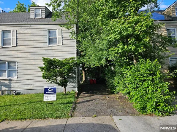 281 Marion Ave, Cliffside Park, NJ 07010