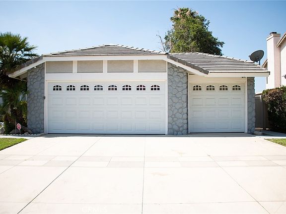 3rd image of 2147 W Fairview Dr