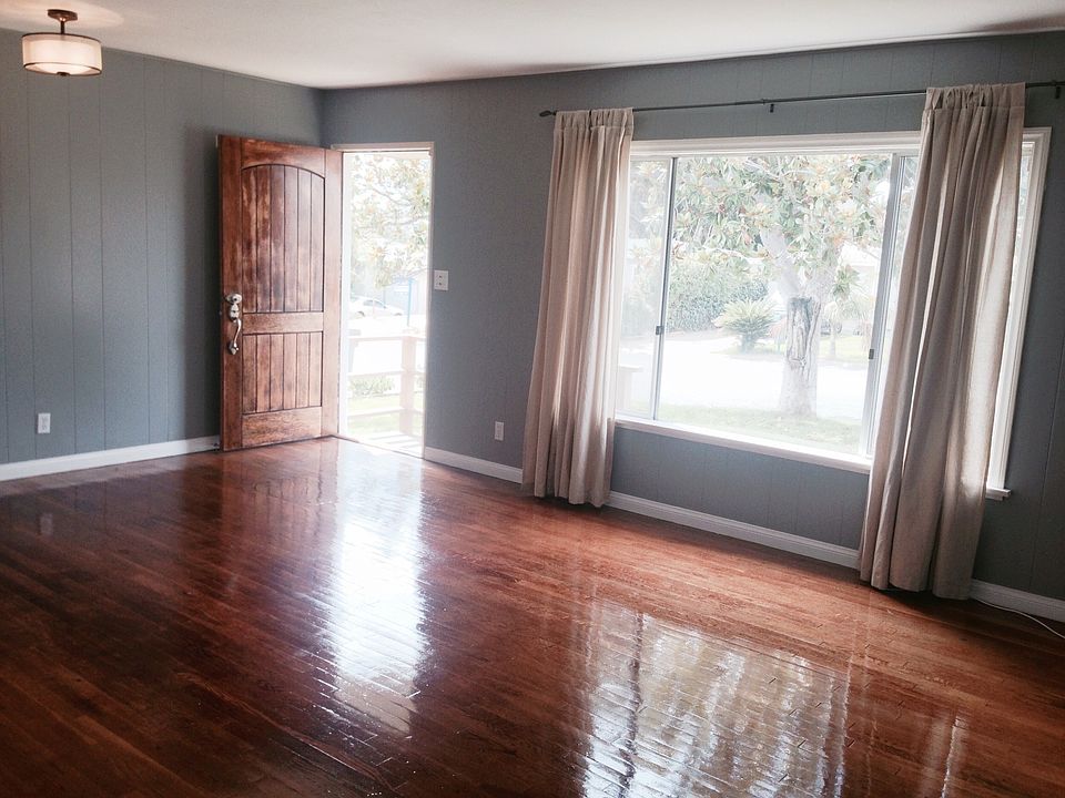 1st image of 613 Monterey Dr