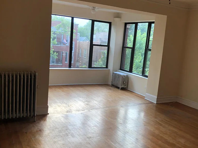 5635 N Wayne Ave #3 — Photo 2