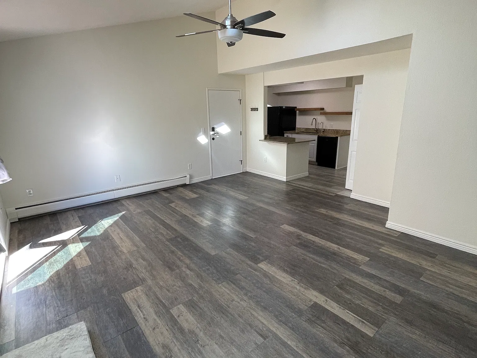381 S Ames St — Photo 4