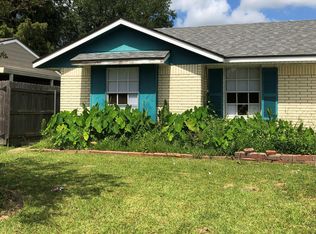 121 Sorority Dr, Lafayette, LA 70506