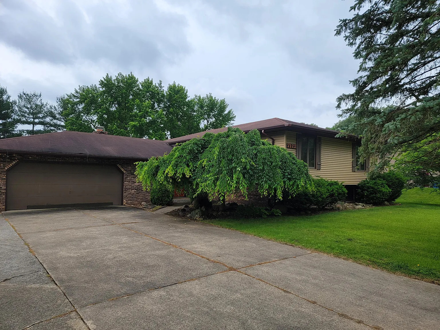 7122 W 275 N photo 1
