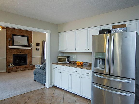 4th image of 6075 Loganberry Ct