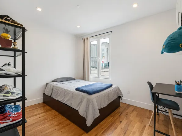 467 Grand Street image 6 of 9